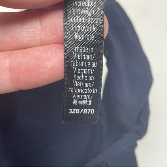 Victoria’s Secret Sports Bra - Black - Size 32B - Picture 5 of 5